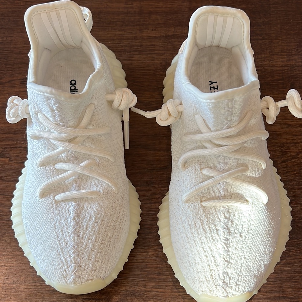 YEEZY BOOST 350 V2 TRIPLE WHITE 4